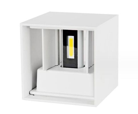 Lumières LED en aluminium résistantes à l'eau à l'extérieur montées sur le mur IP65 pour le jardin du patio mural
