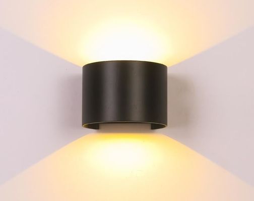 Lumières LED en aluminium résistantes à l'eau à l'extérieur montées sur le mur IP65 pour le jardin du patio mural
