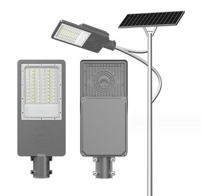 Contrôle à distance de la lumière de rue LED IP65 alimentée par l'énergie solaire pour la route